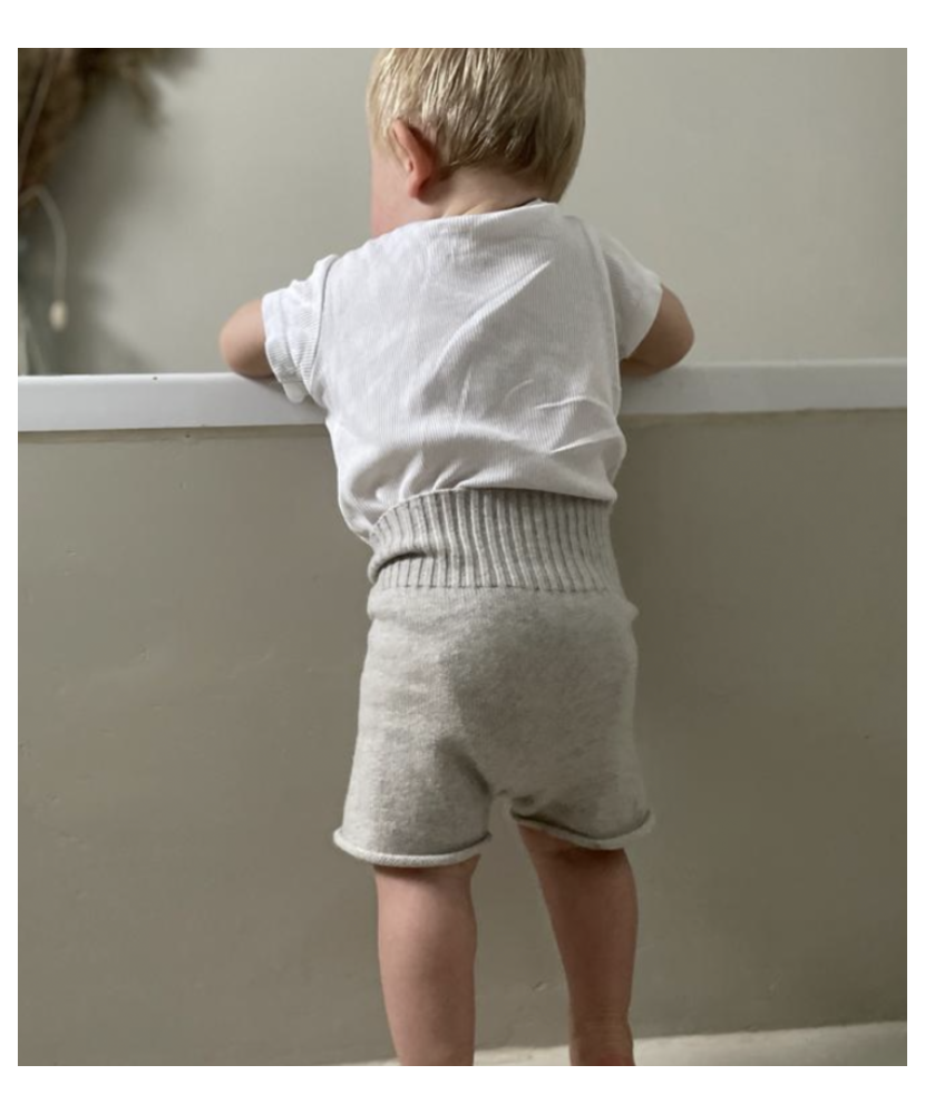 Strickgut kurze Babyhose